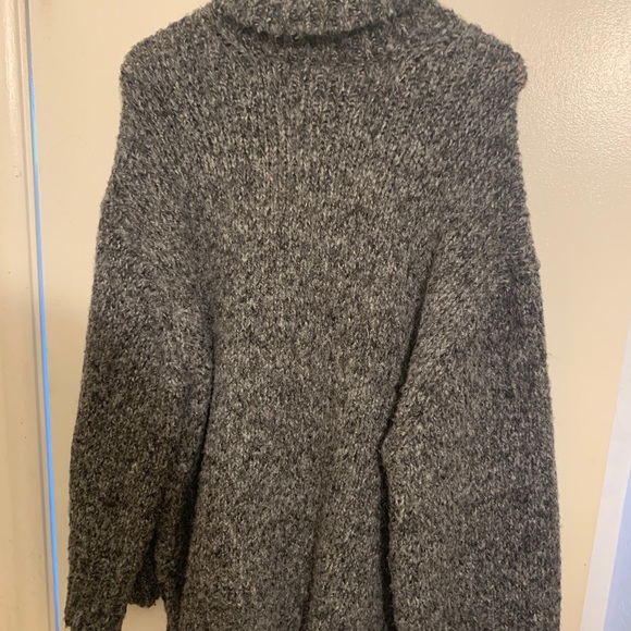(sold) ZARA size S oversize style grey sweater,brand new - Picture 2 of 2